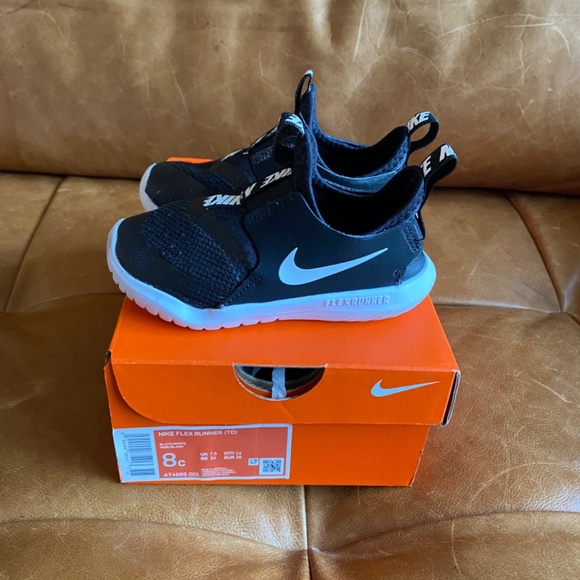 Nike Flex Runner - Picture 2 of 3